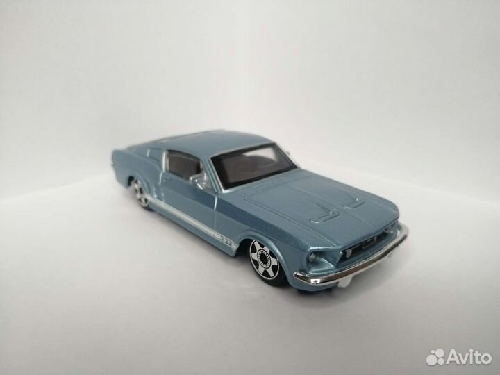 Модель 1/43 Ford Mustang