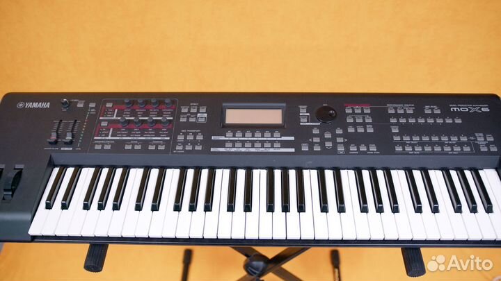 Синтезатор Yamaha mox 6
