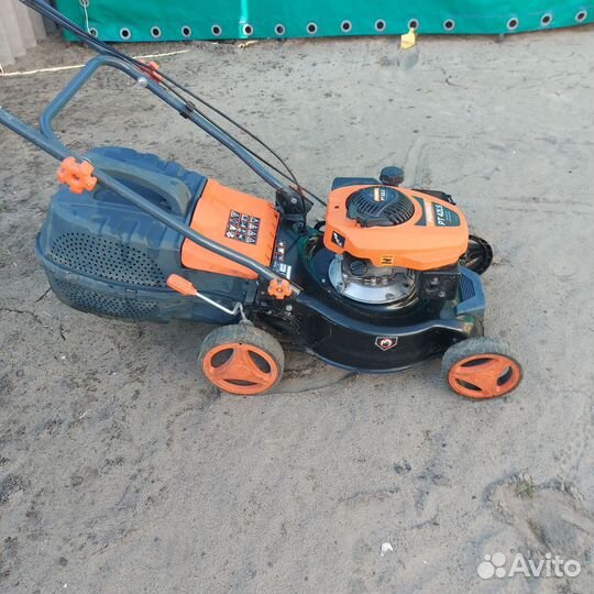 Газонокосилка бензиновая бу