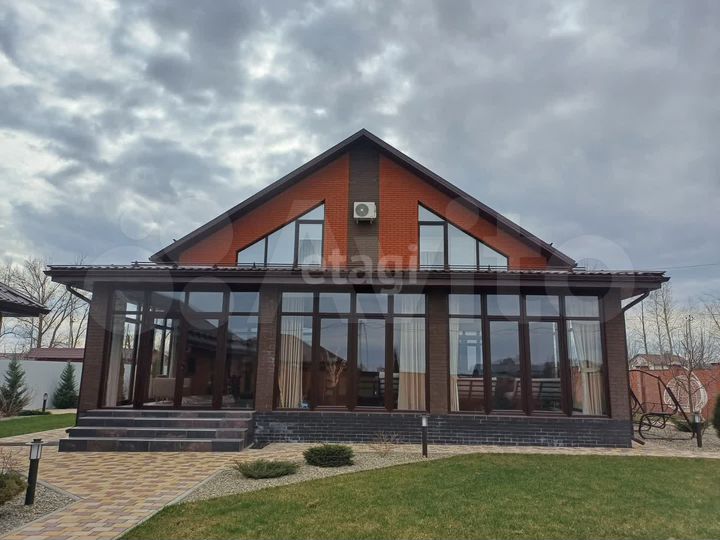 Дом 325,5 м² на участке 15 сот.