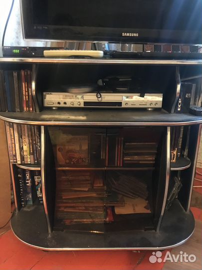 Продам тумбочку под телевизор