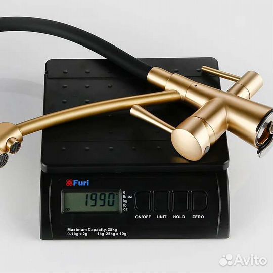 Смеситель для кухни с гибким изливом