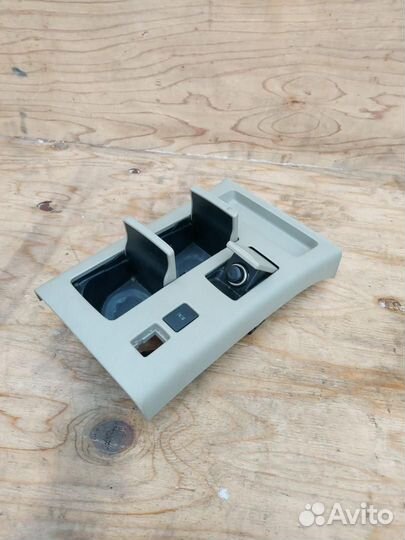 Подстаканник центральный Toyota Estima 3 AHR20W