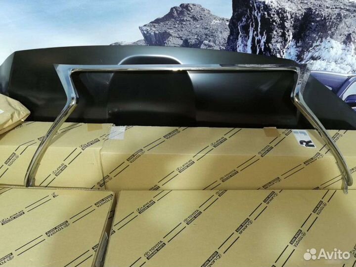 Хром решетки радиатора Lexus Nx