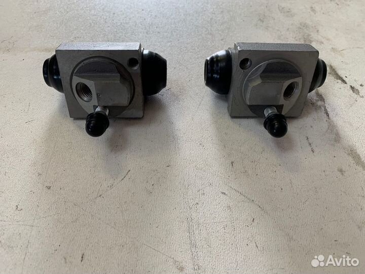 Цилиндр тормозной задний Рено Дастер 4WD 4x4