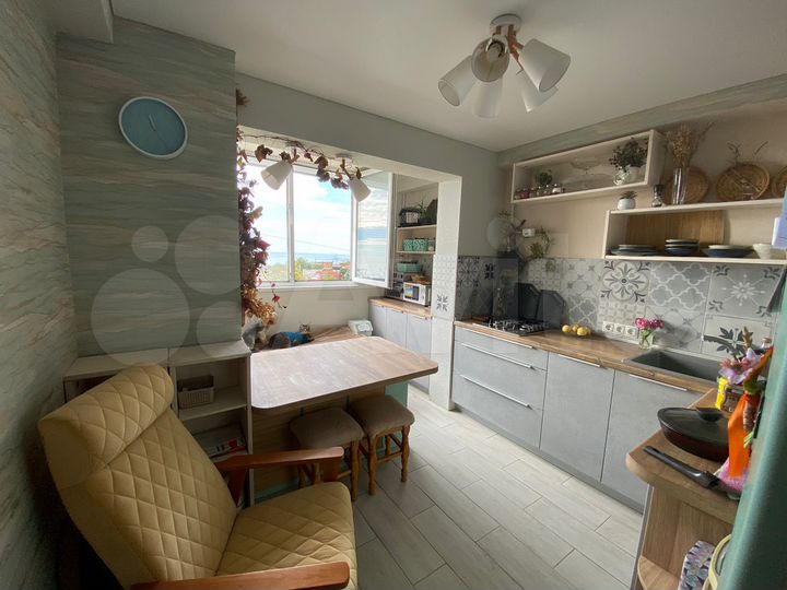 2-к. квартира, 50 м², 6/9 эт.