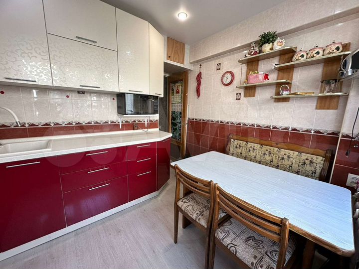 3-к. квартира, 71 м², 3/5 эт.