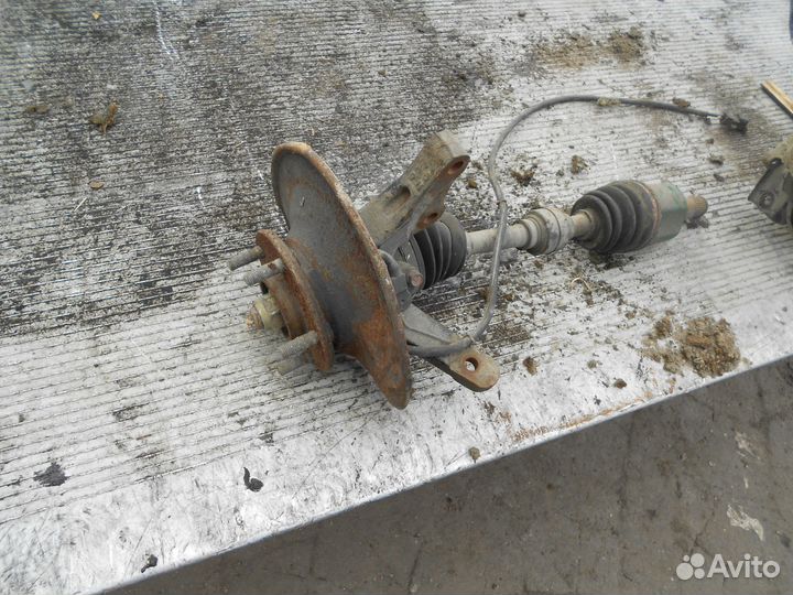 Mitsubishi lancer IX Кулак