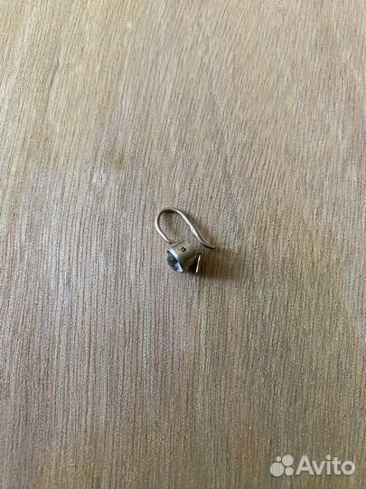 Серьга с брилиантом из царского золота