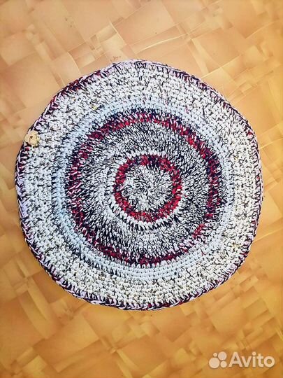 Коврик ручной работы