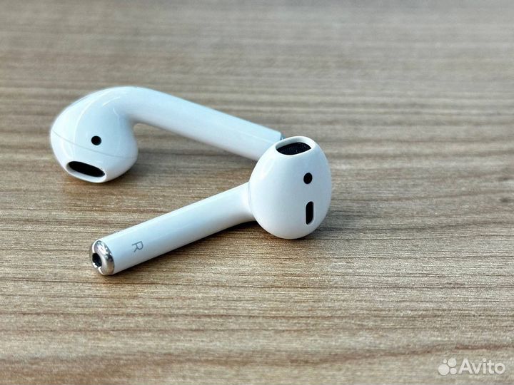 Ликвидация AirPods 2 с проводным кейсом