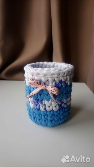 Корзина из трикотажной пряжи в подарок