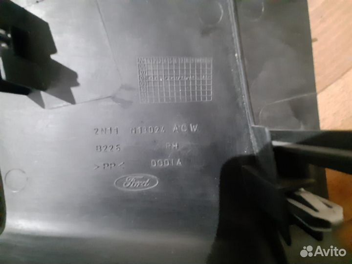 Накладка стойки багажника правая / ford fusion