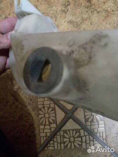 Бочок омывания ветрового стекла, верхняя часть