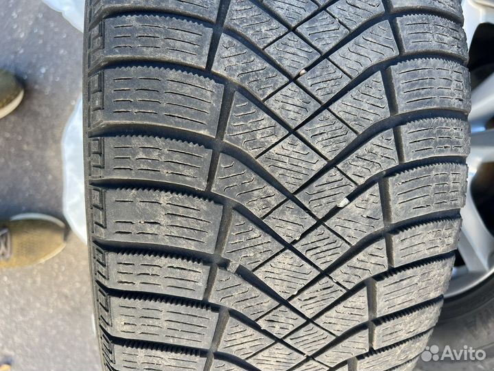 Pirelli Ice Zero FR 255/55 R18 H