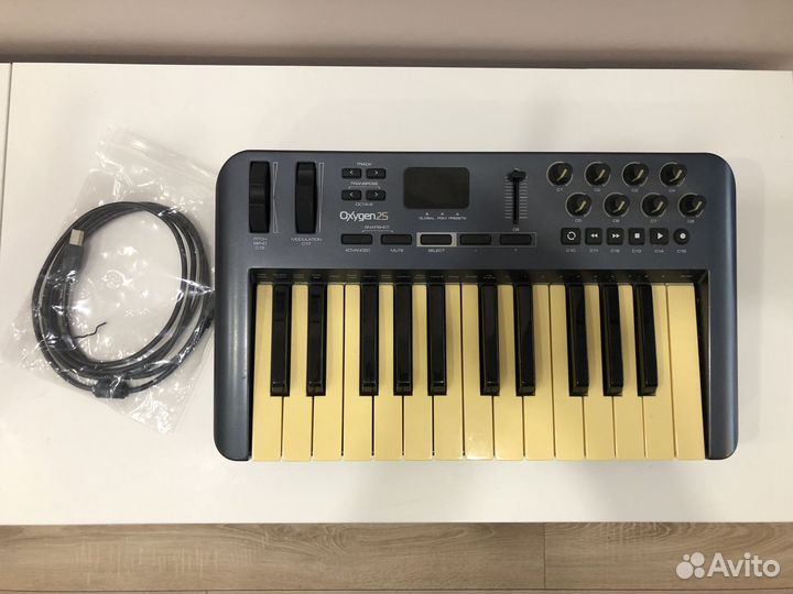 M-Audio Oxygen 25