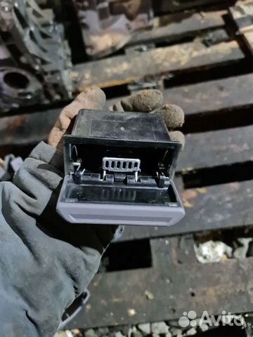 Пепельница nissan Serena c23