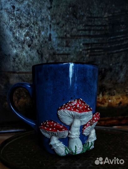 Кружка с декором из полимерной глины Мухоморы