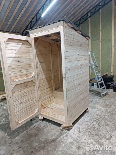 Дачный туалет деревянный