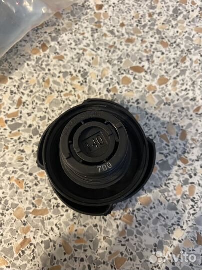 Крышка расширительного бачка на 140