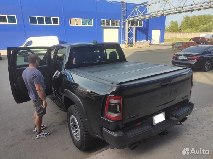 Жесткая 4х секционная крышка Dodge Ram TRX