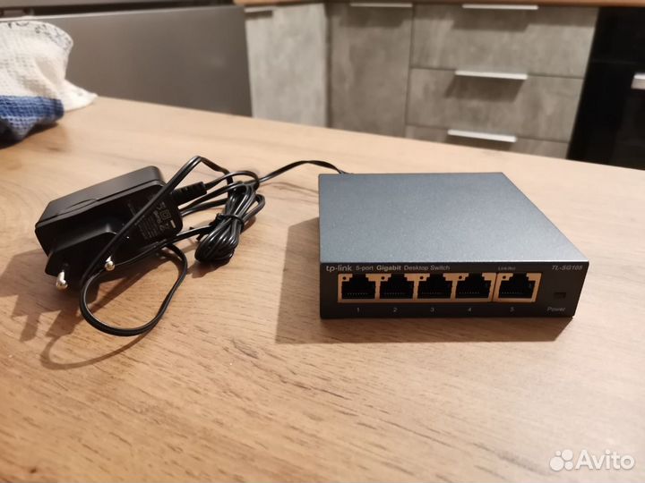 Коммутатор TP-Link TL-SG105