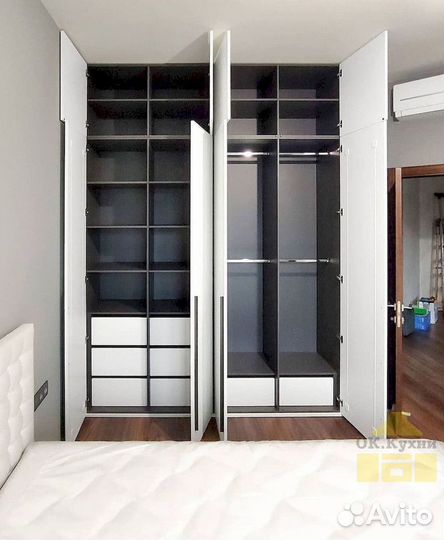 Шкаф распашной