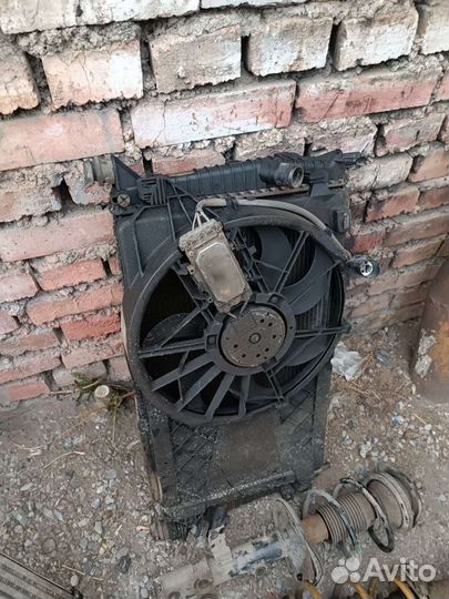 Радиатор охлаждения Ford Focus 1.8 D