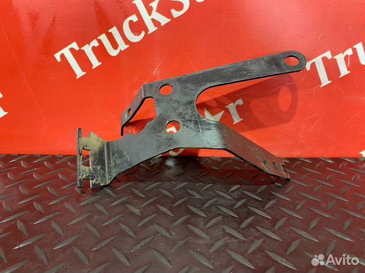 Кронштейн патрубков отопителя Man TGS, Man TGX