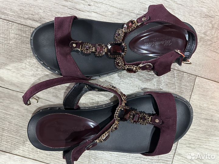 Босоножки женские