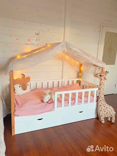 Кровать домик