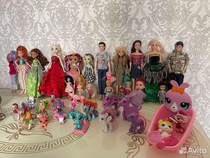 Коллекция кукол и пони