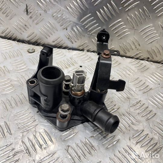 Фланец системы охлаждения Ford Focus 2 1.6 2011