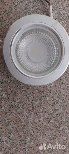 Светильник потолочный светодиодный встраиваемый