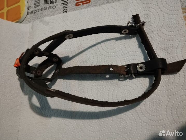 Продаётся кожаный намордник для маленькой собаки