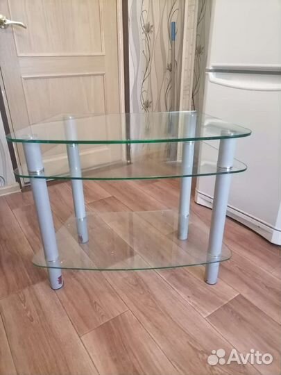 Тумбочка стеклянная