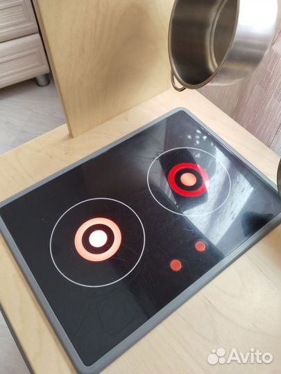 Детская кухня IKEA с посудой