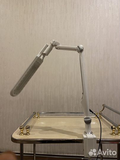 Лампа настольная (маникюрная)