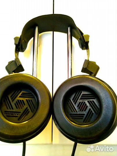 Стереонаушники