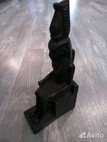 Статуэтка фараона из камня Египет