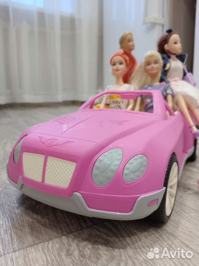 Машина для Барби с куклами