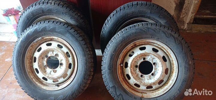 Cordiant Snow Cross 215/65 R16 и 215/65 R16