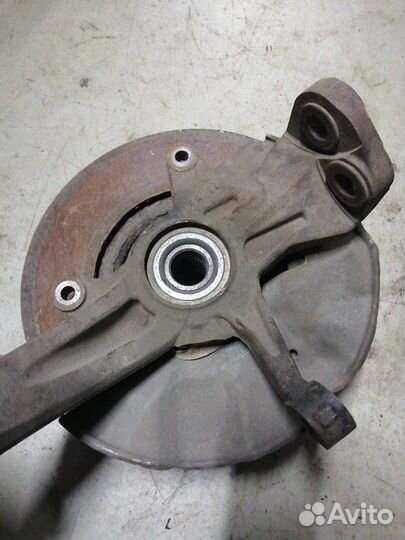 Кулак поворотный передний левый Mazda Mazda6 GG