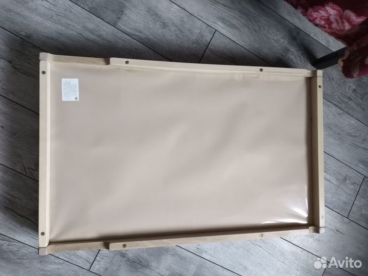 Пеленальная доска на кроватку