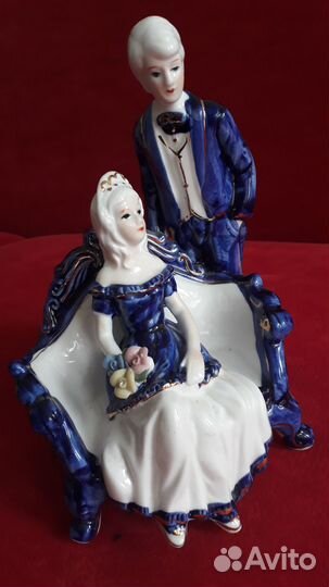 Статуэтка Дама с кавалером. Фарфор