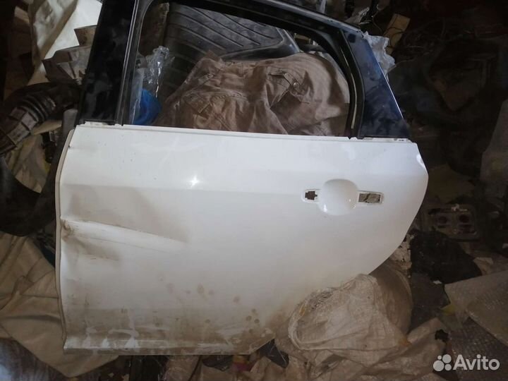 Дверь левая ford focus 3