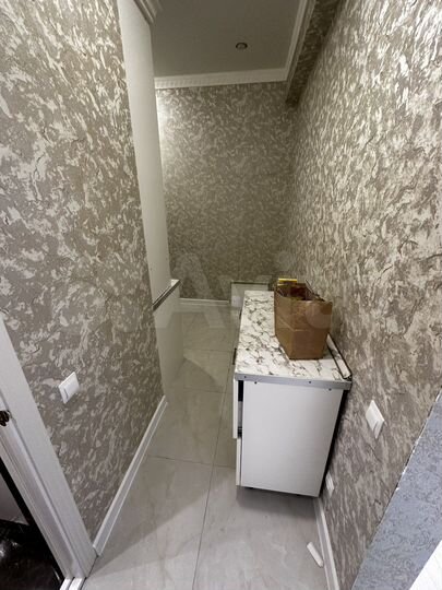 2-к. квартира, 60 м², 2/9 эт.