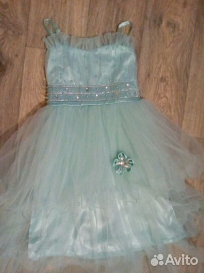 Платье со шлейфом