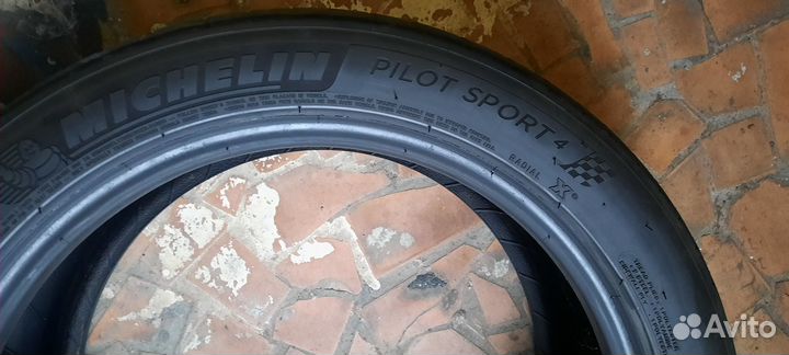 Michelin Pilot Sport 4 245/45 R18 100Y