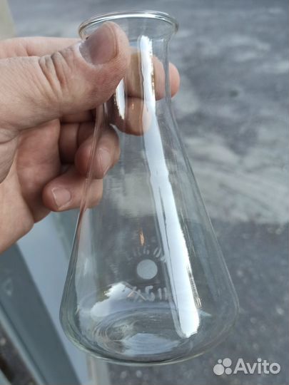Колбы и стаканы лабораторные
